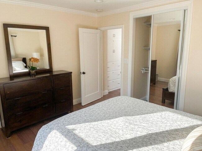 Building Photo - Charming 3-Bedroom Home with Inviting Outdoor Space