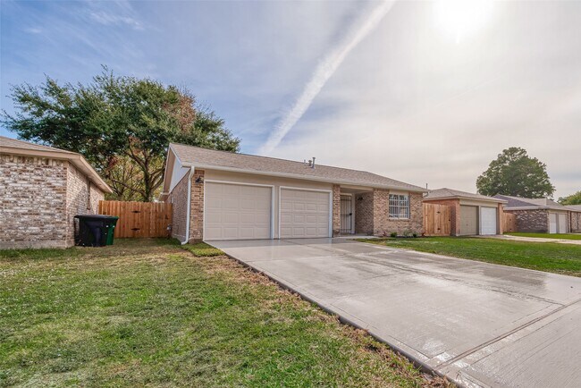 Primary Photo - 8714 Valley Flag Dr