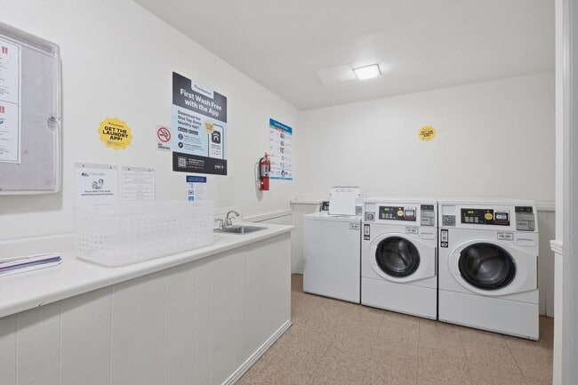 Building Photo - 7709 Broadway