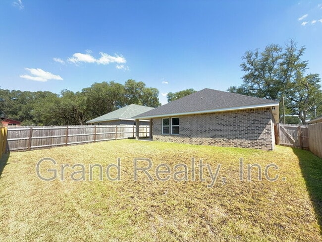 Building Photo - 4483 Watkins St