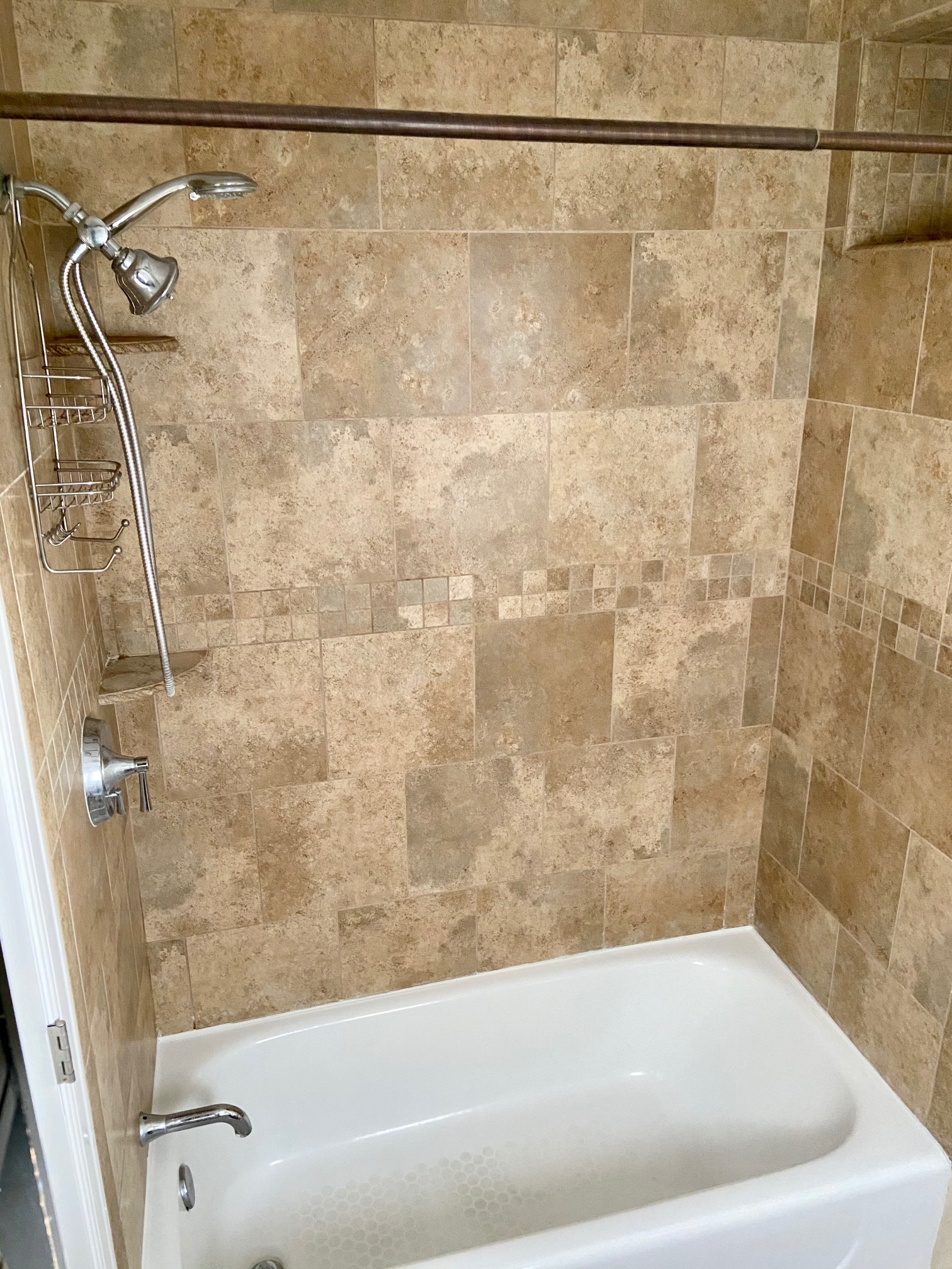 Full Bath - 641 S Avenue 59