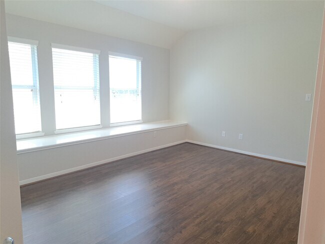 Building Photo - 26315 Fox Ridge Ln