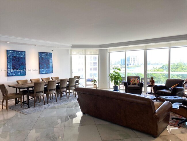 Building Photo - 2600 Island Blvd