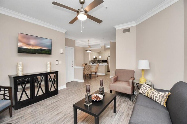 Building Photo - 3225 Woodland Park Dr