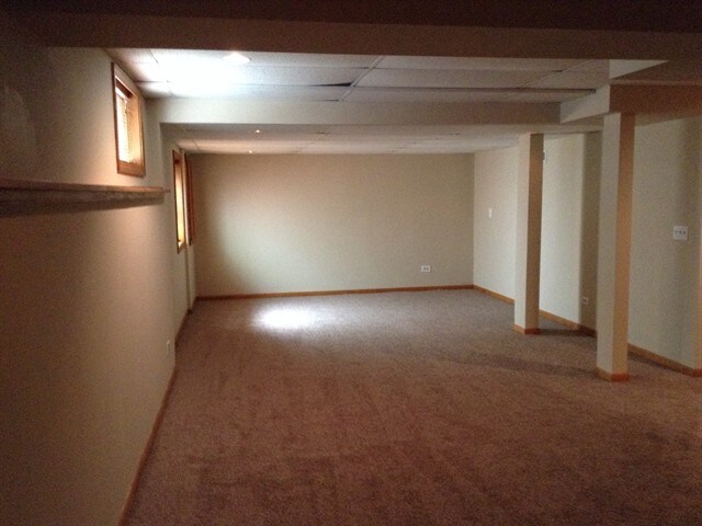 Building Photo - 1404 Lily Cache Ln