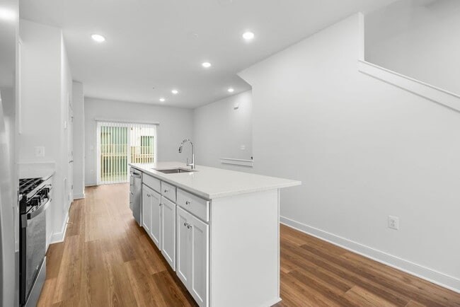 Building Photo - Rent – Brand New Townhome in the Watershed Community