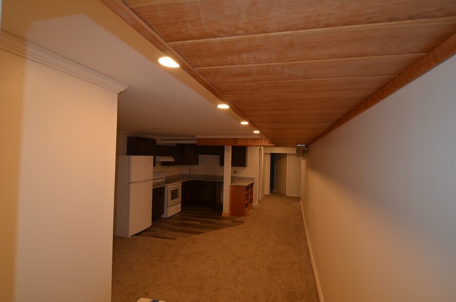 Building Photo - 52 Carol Ln