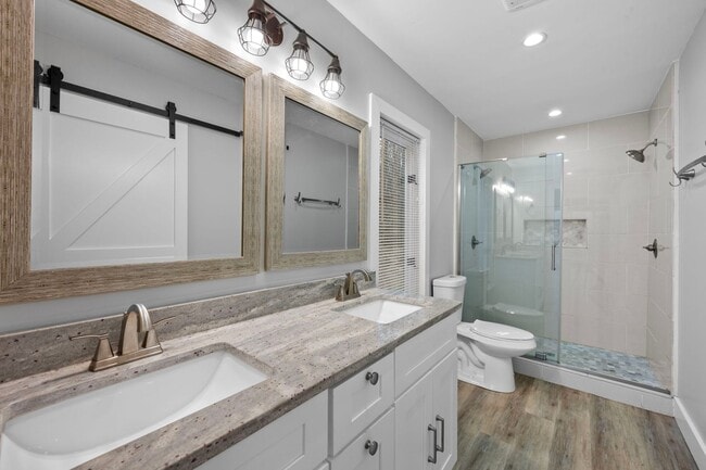 Building Photo - FREE RENT! Luxury Living on the River — Your Dream Home Awaits