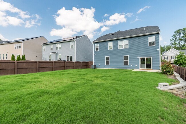 Building Photo - Gorgeous Single Family home in East Durham: Available Now