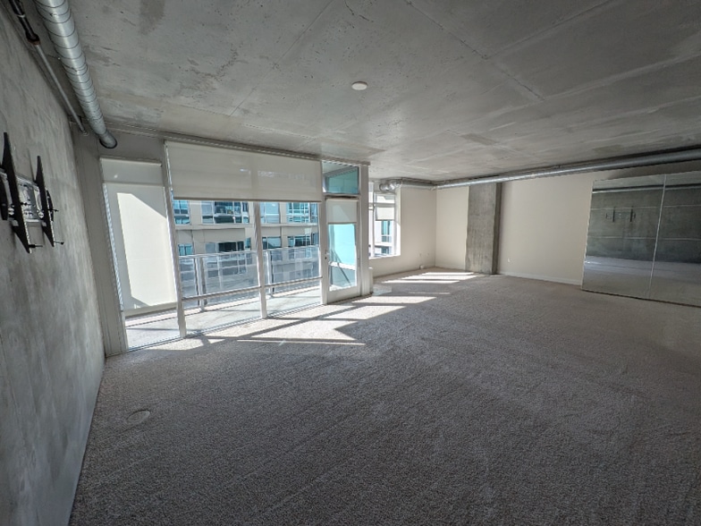 Building Photo - 1080 Park Blvd