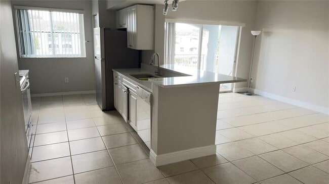 Building Photo - 9625 NW 1st Ct