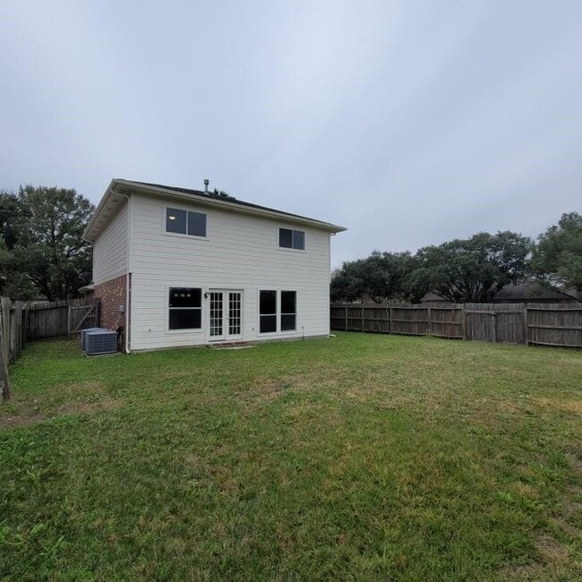 Building Photo - 18126 Almonte Ln