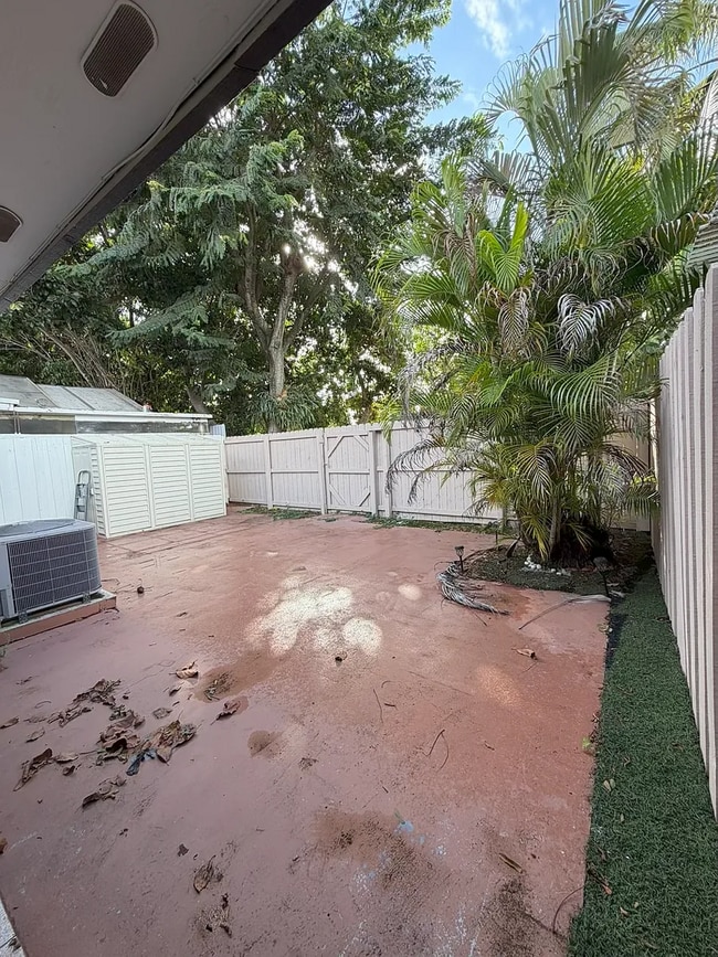 Building Photo - 4670 SW 143rd Ave