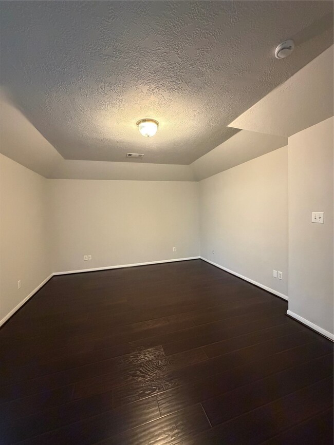 Building Photo - 2 Wintergrass Pl