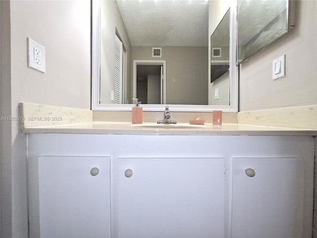 Building Photo - 8811 SW 132nd Pl