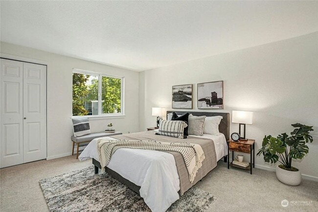 Building Photo - Cozy 2 bedroom 1 bath conveniently located...