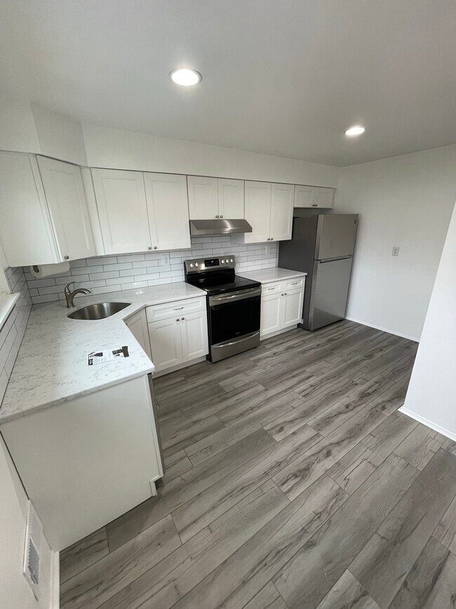 Building Photo - 913 Merritt Dr