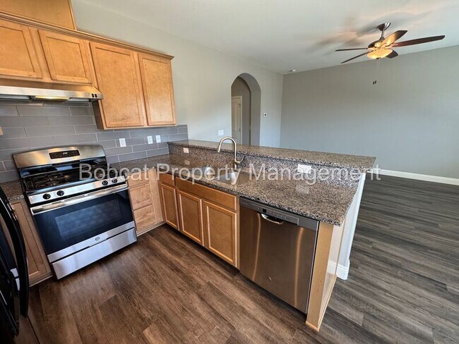Building Photo - 1393 Handelin Rd