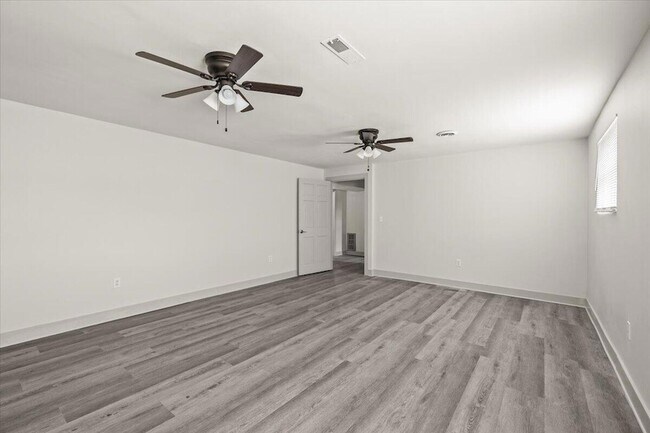 Building Photo - 9121 Potomac Dr