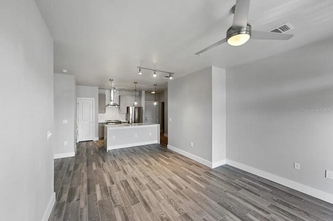 Building Photo - 776 N Orange Ave