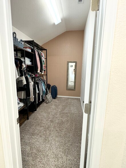 Building Photo - 116 Aguilar Dr