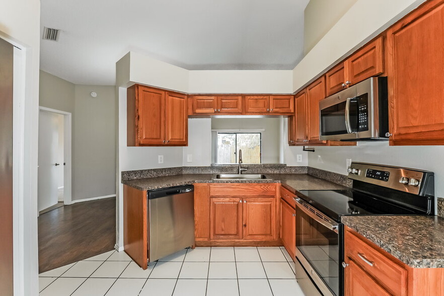 Building Photo - 11506 Smokethorn Dr