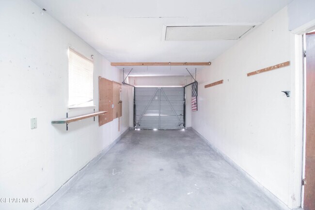 Building Photo - 9924 Minuteman St