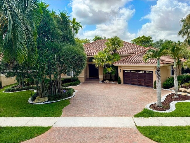 Building Photo - 375 Sabal Way