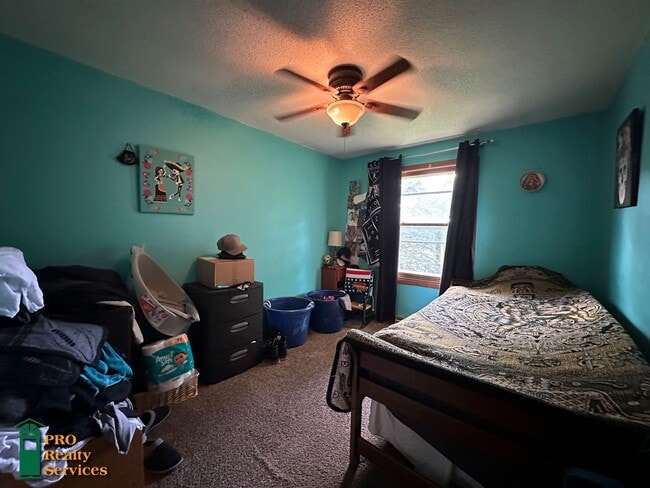 Building Photo - 3 Bedroom Home