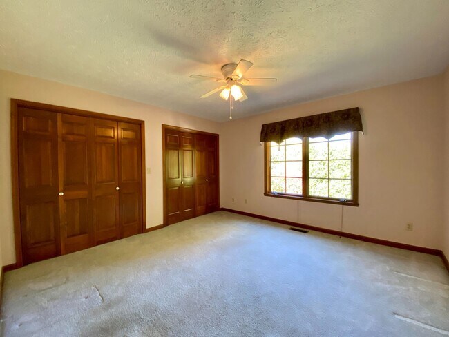 Building Photo - Available July 28th, 2026!