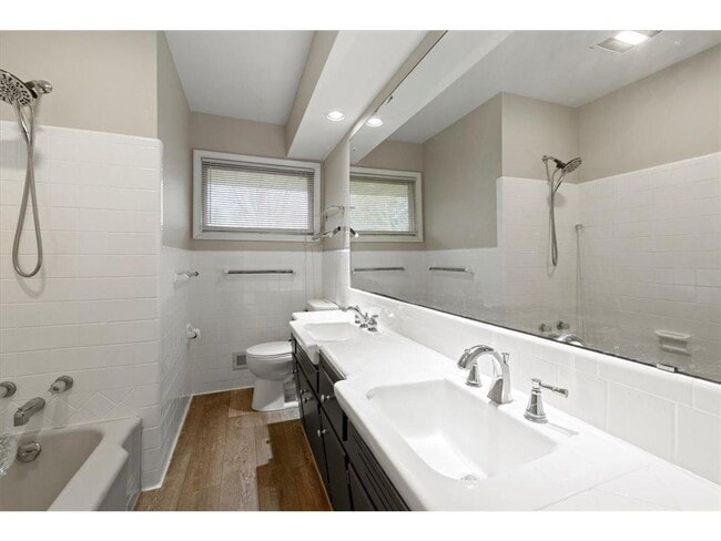 Building Photo - 5528 Merritt Cir