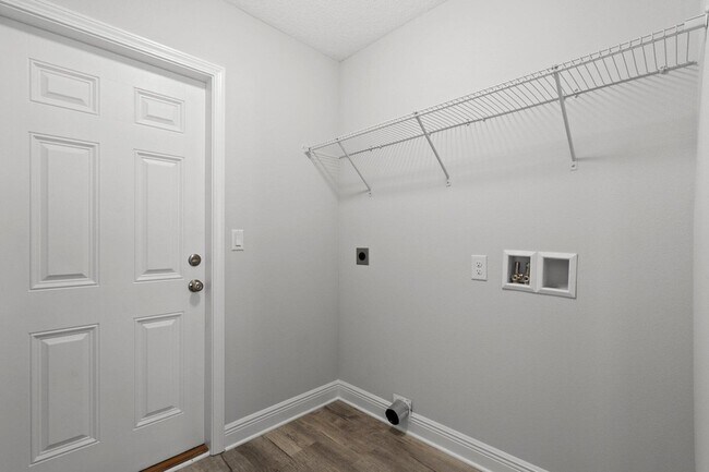 Building Photo - 571 Riverwalk Cir