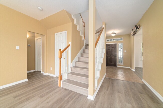 Building Photo - 12426 Taylorwood Ln