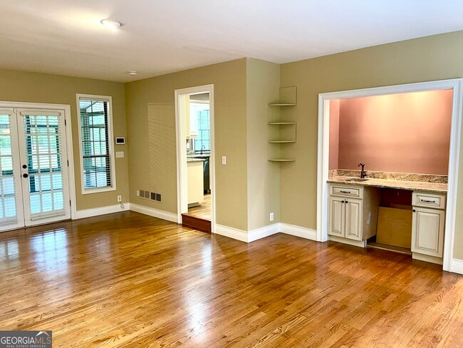 Building Photo - 4059 Charleston Ct SE