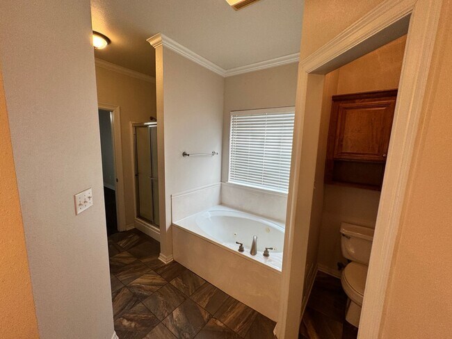 Building Photo - Community pool.. Close to Barksdale Air Fo...