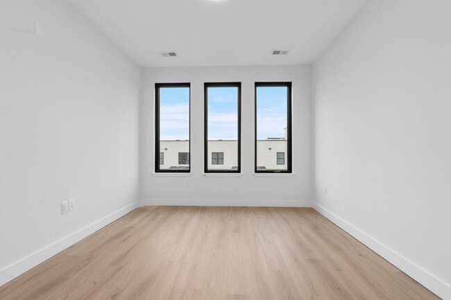 Building Photo - 407 Highland Ave