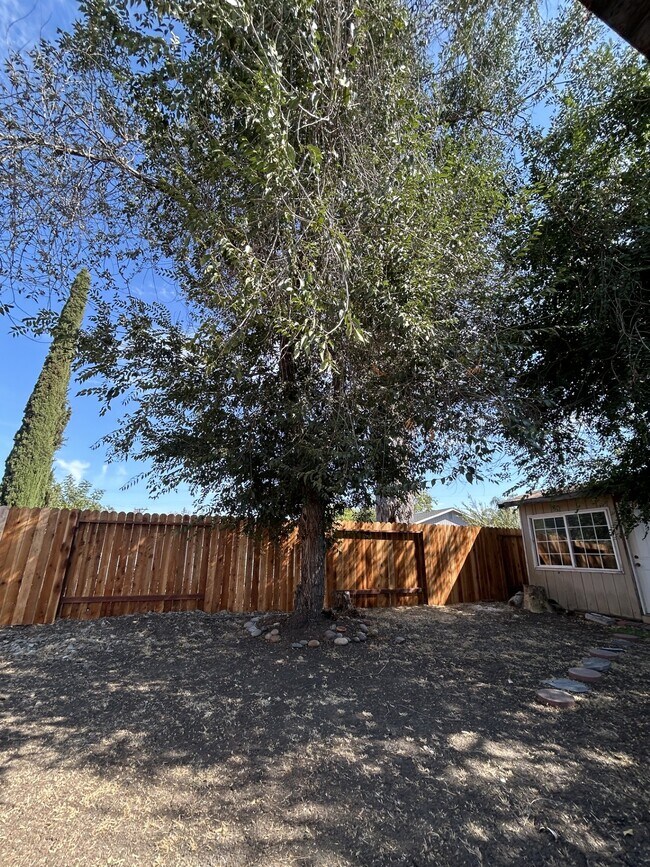 Building Photo - 3174 Ameno Rd