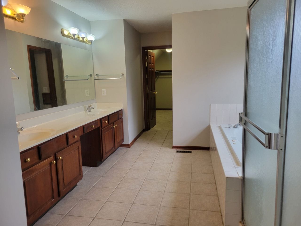 Building Photo - 8162 Chateau Ln