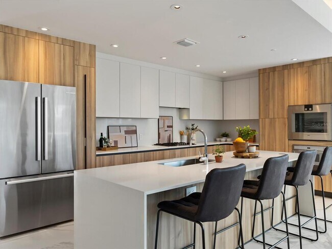 Building Photo - 1020 Sunset Point Rd