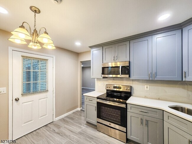 Building Photo - 3C John Adams Ct