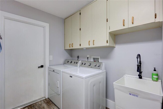 Building Photo - 10825 Christopher Ct