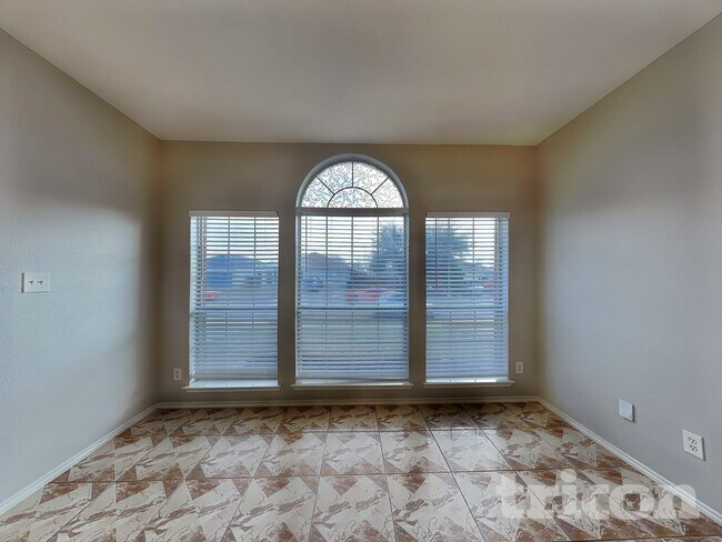 Building Photo - 7112 Avington Way