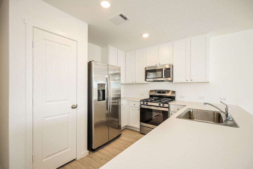 Building Photo - 3320 Mound Rdg