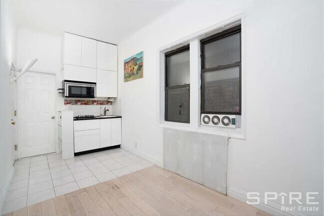 Building Photo - 2 bedroom in NEW YORK NY 10128