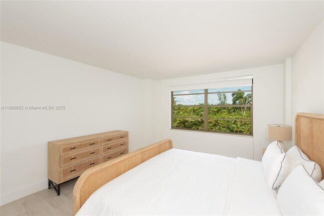 Building Photo - 155 Ocean Ln Dr