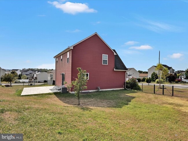 Building Photo - 87 Farm House Ln