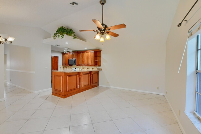 Building Photo - 22556 Middletown Dr