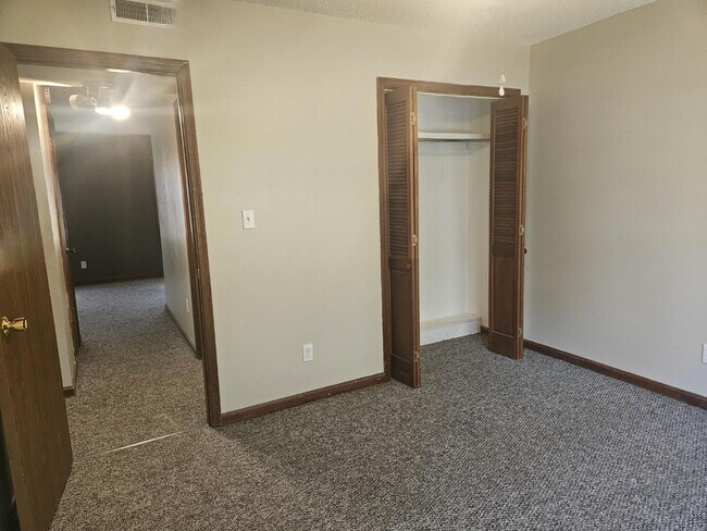 Building Photo - 708 N Campbell St