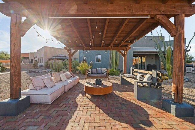 Building Photo - 3 Bedroom Home Located in Civano