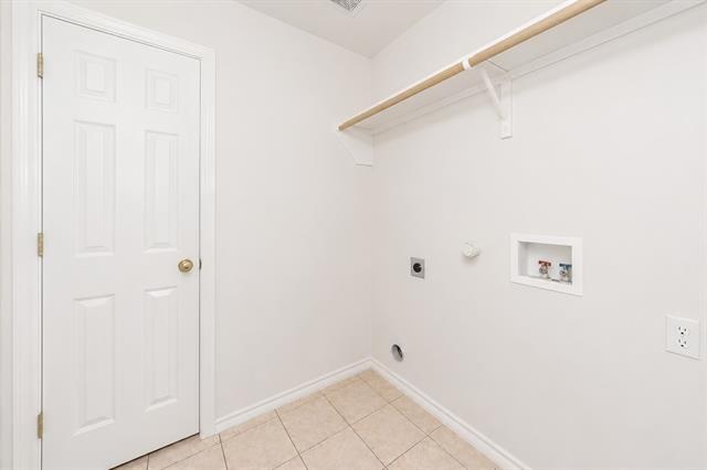 Building Photo - 2230 Park Hurst Dr